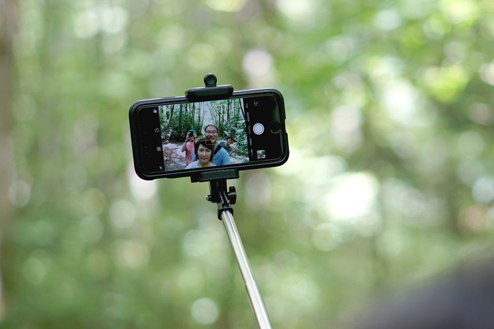 5 Aksesori Smartphone yang Bakal Bikin Hasil Fotomu Sekeren Selebgram