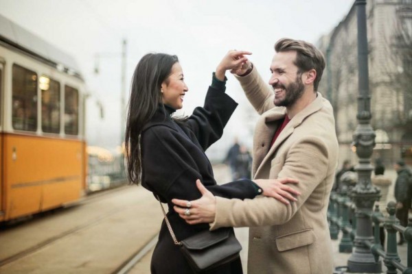 5 Tips supaya Hubunganmu dengan Pasangan Gak Monoton setelah Menikah