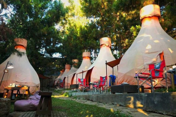 5 Rekomendasi Glamping di Bandung yang Seru untuk Staycation