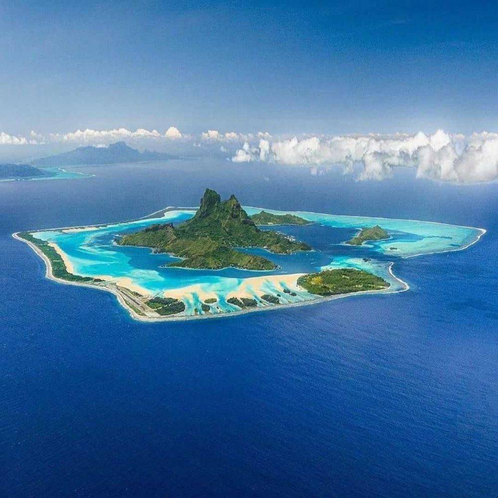 Bora Bora Island Merupakan Sebuah Pulau Indah Yang Terletak