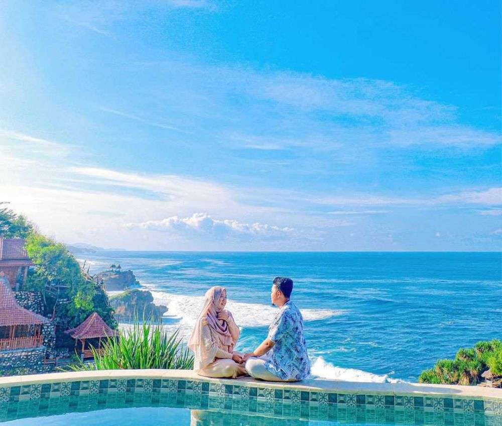 Hotel Di Jogja Dengan Infinity Pool View Laut