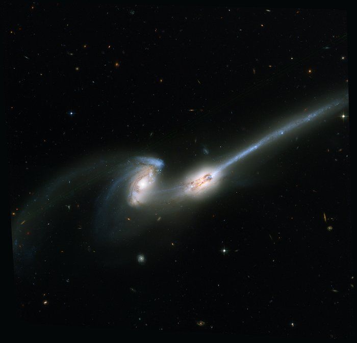 9 Peristiwa Tabrakan Antar Galaksi yang Berhasil Diabadikan Hubble 
