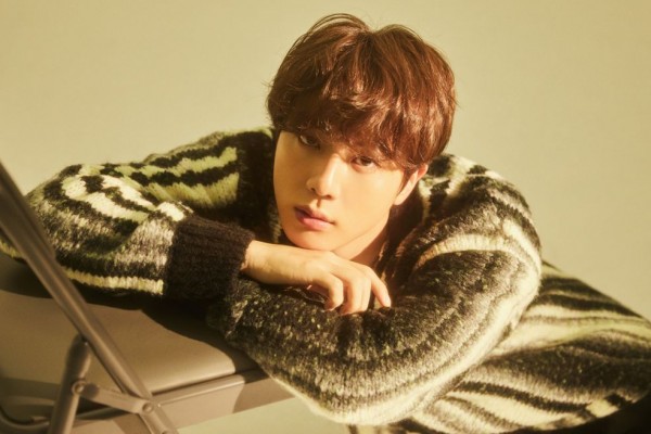 9 Harga Outfit Jin BTS Ini Kurang dari Rp1 Juta, Masih Terjangkau!