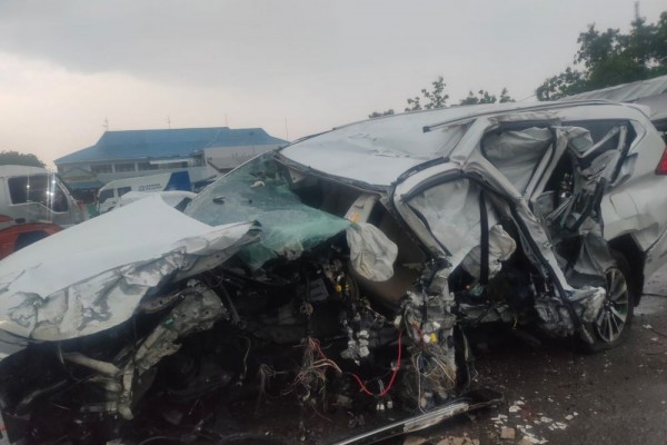 Ngaku Ngebut Sambil Main HP, Sopir Vanessa Angel Bisa Jadi Tersangka