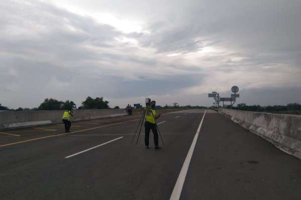 Polisi Olah TKP Kecelakaan Vanessa Di Tol Jombang