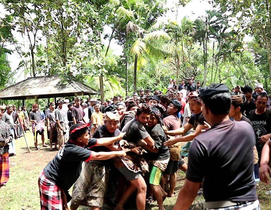 Perbedaan Desa Adat dan Desa Dinas di Bali