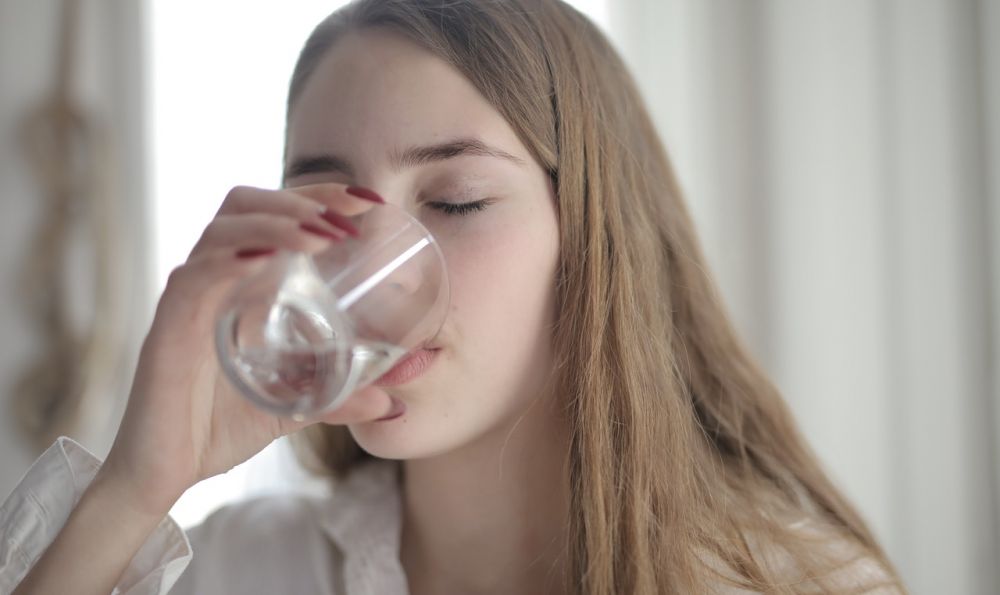 5 Waktu Terbaik untuk Minum Air, Kapan Saja?