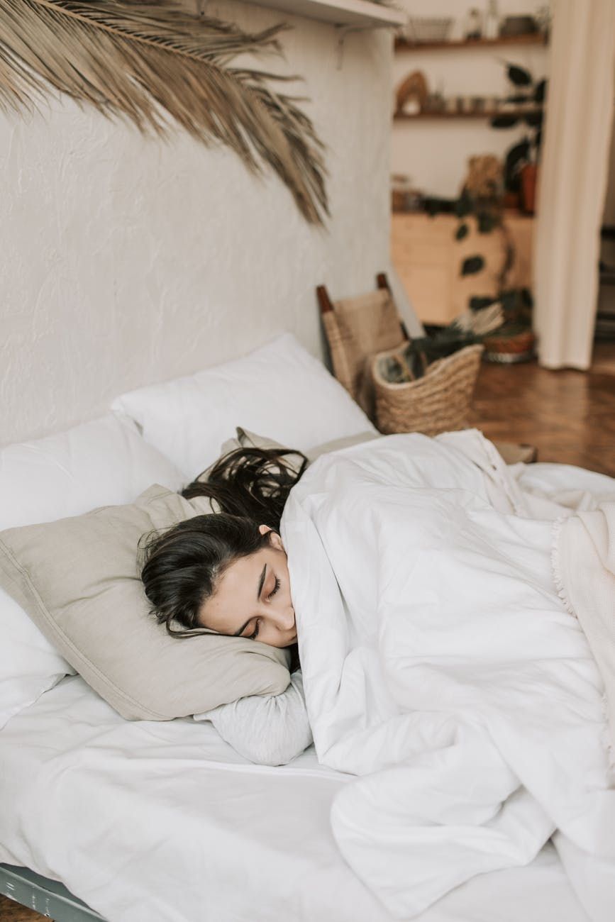 5 Manfaat Tidur dengan Melepas Bra, Baik untuk Kesehatan 
