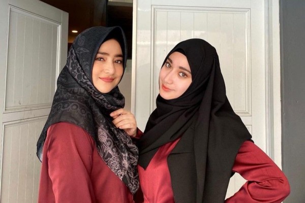 10 Potret Cindy Fatikasari dan Putrinya, bak Pinang Dibelah Dua!