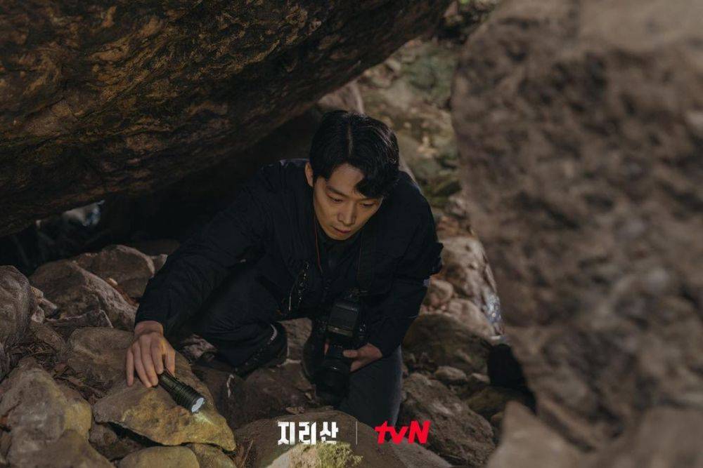 11 Potret Pemain KDrama Jirisan, Ranger Hingga Warga Gunung