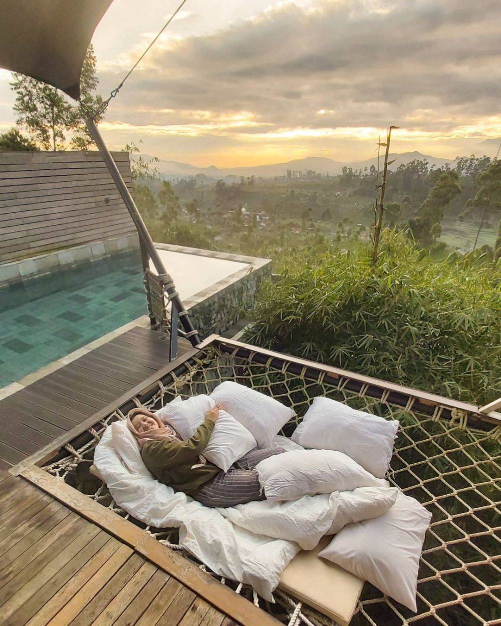 10 Glamping Terbaik Di Indonesia, View-nya Ciamik!