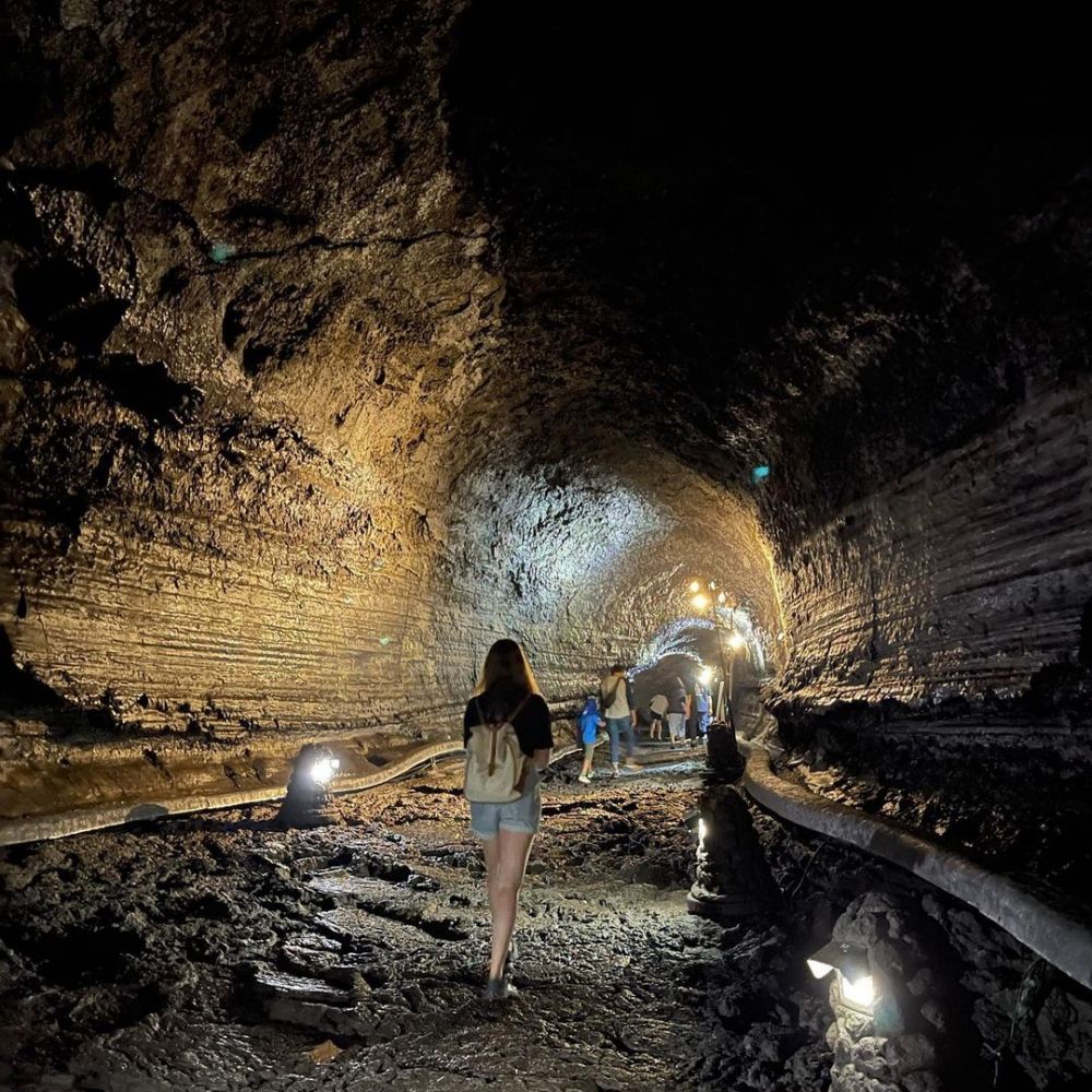 Destinasi Wisata Unik Lava Tube di Pulau Jeju Indahnya Kebangetan