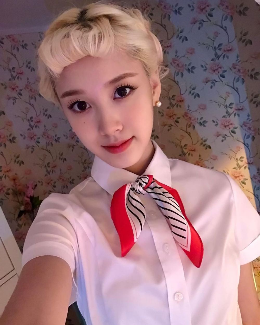 Biodata dan Profil Lengkap J STAYC