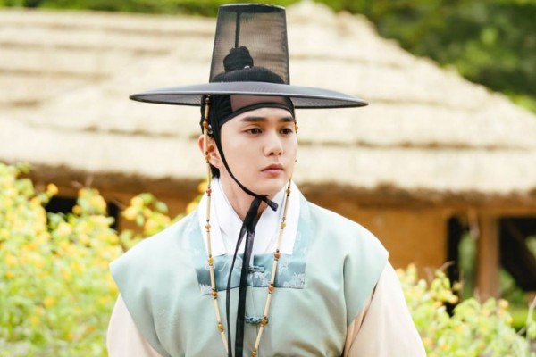 Inspektur Kerajaan, 9 Potret Peran Yoo Seung Ho di When Flowers Bloom
