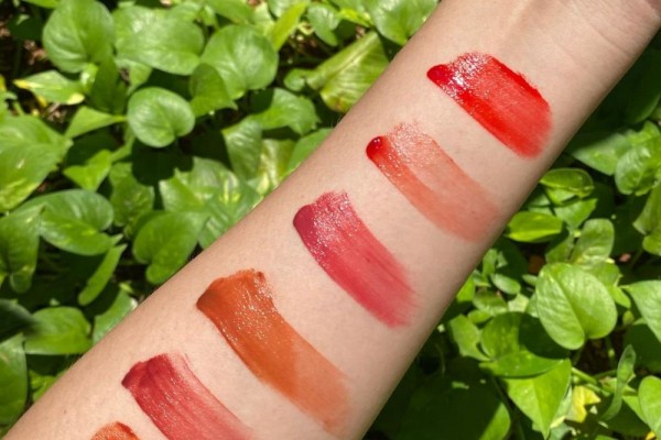 6 Rekomendasi Lip Tint Brand Lokal, anti Bikin Bibir Kering!