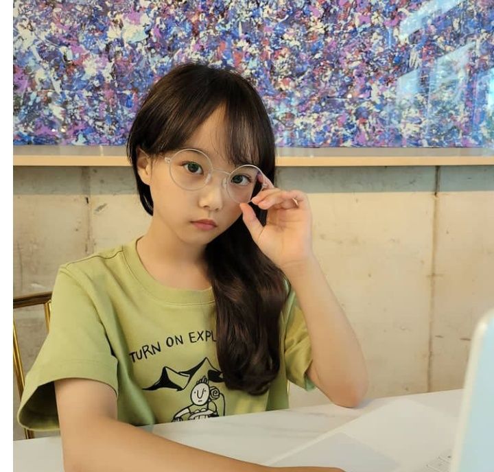 5 Fakta Kim Ji Yu, Artis Cilik di MV Stray Kids 'Christmas EveL'