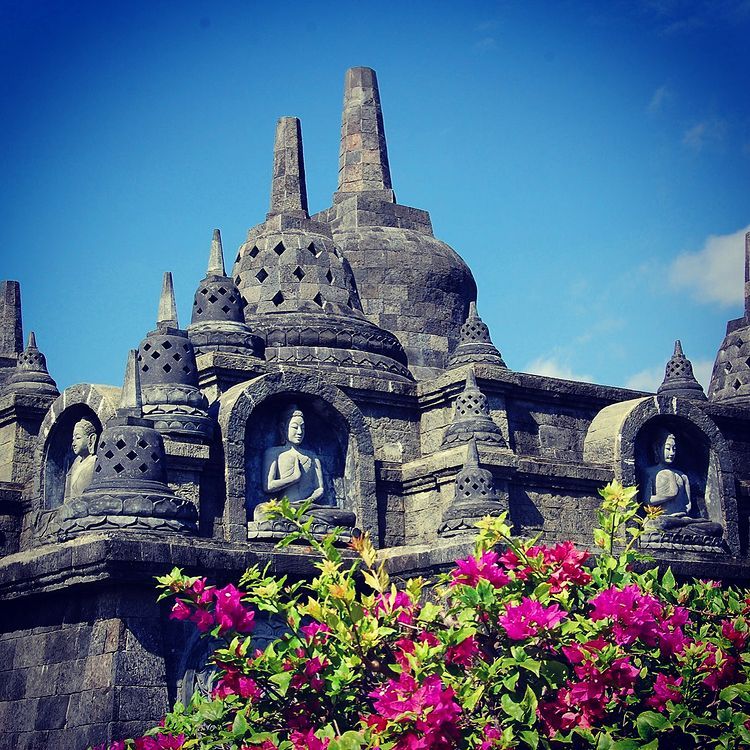 5 Vihara Terindah di Indonesia, Ada Replika Candi Borobudur