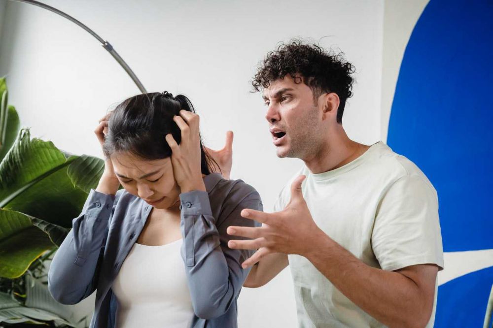5 Kekerasan Verbal dalam Hubungan, Hati-hati Mentalmu!