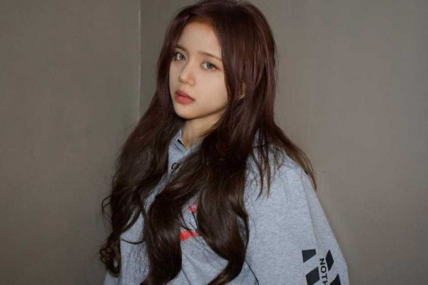 9 Potret Kece Sazura, Leader Blitzen yang Menawan bak Barbie