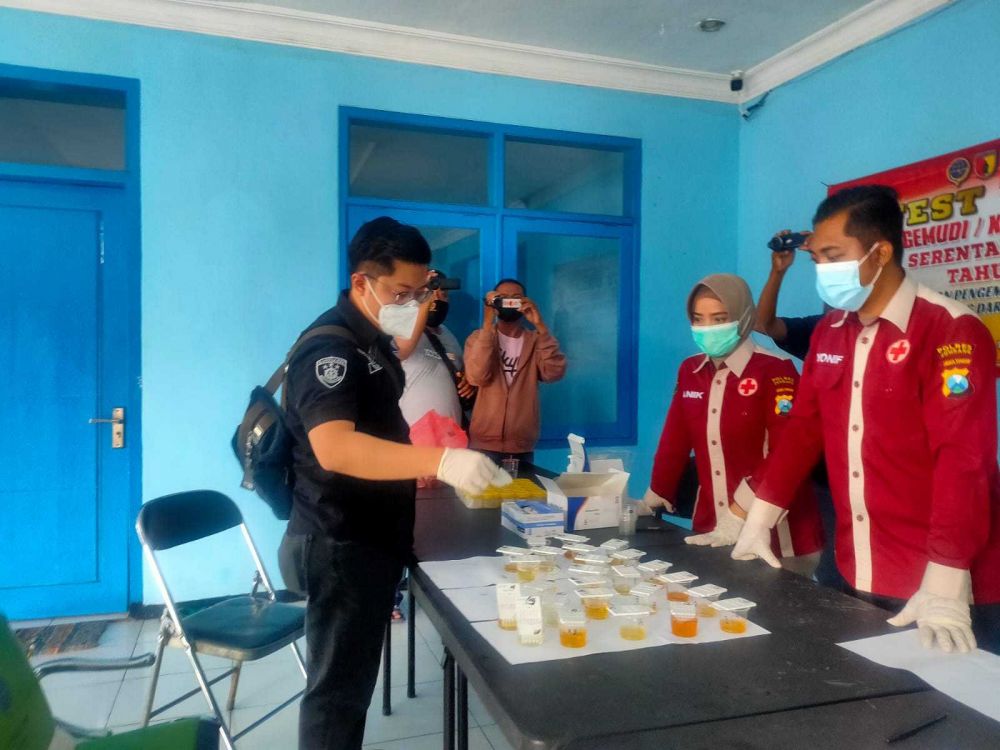 30 Sopir Bus Jalani Tes Urine Di Jombang, Hasilnya Negatif