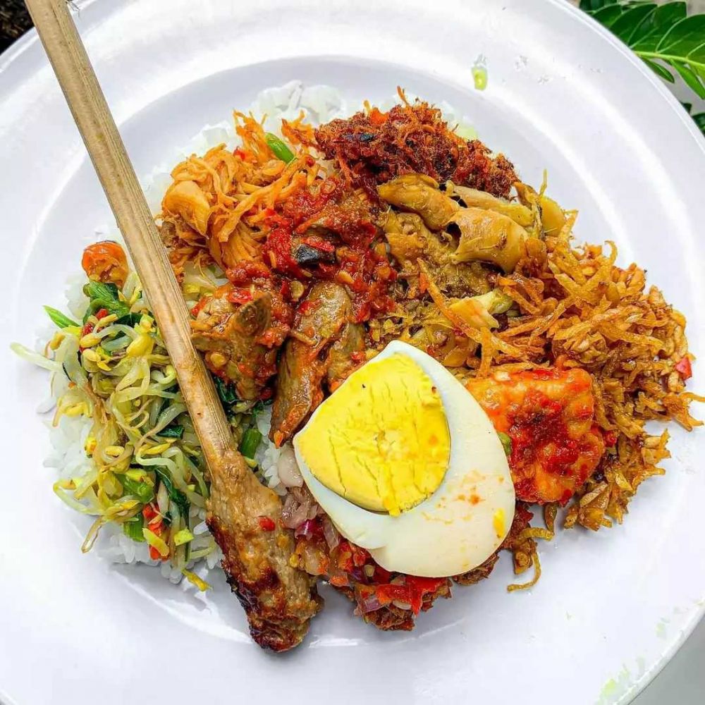 Resep Nasi Campur Bali, Lengkap Pakai Sambal Matah dan Sate Lilit