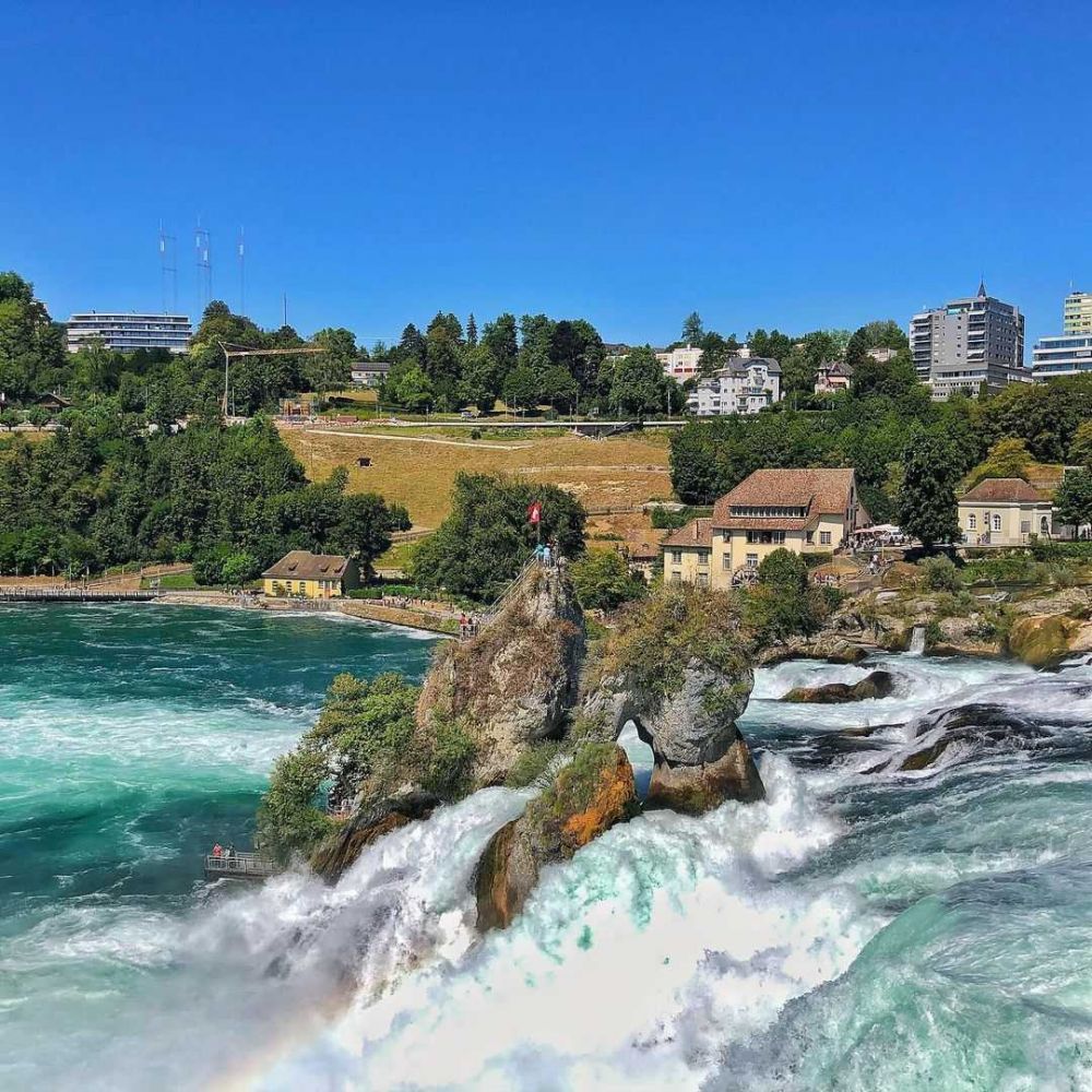 5 Air Terjun Terbaik di Swiss dengan Pesona yang Gak Ada Duanya