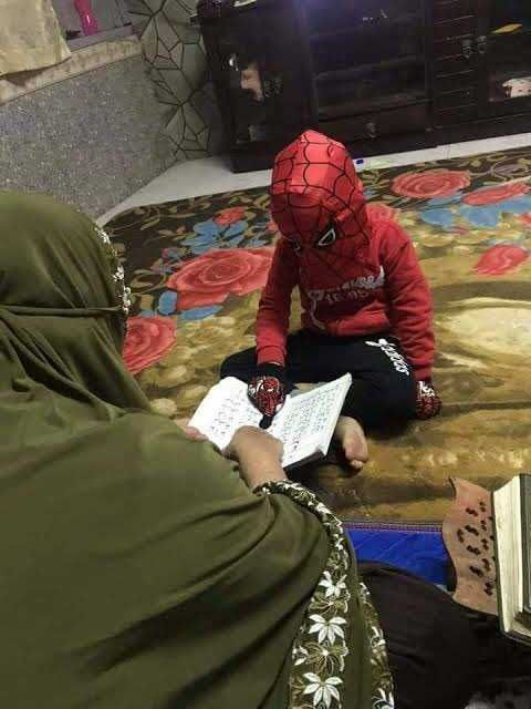 Sedang Hype, 9 Potret Lucu Cosplay Menjadi Spiderman