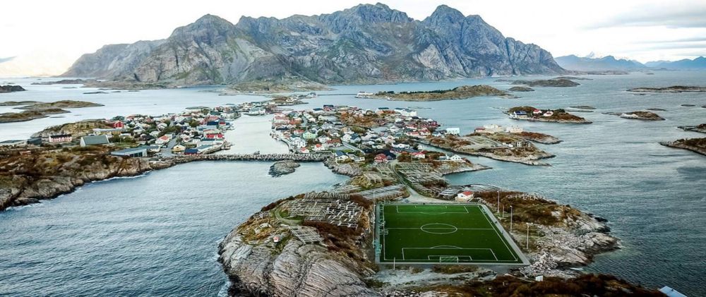 Stadion Tepi Laut Ini Memiliki Pemandangan yang Menakjubkan