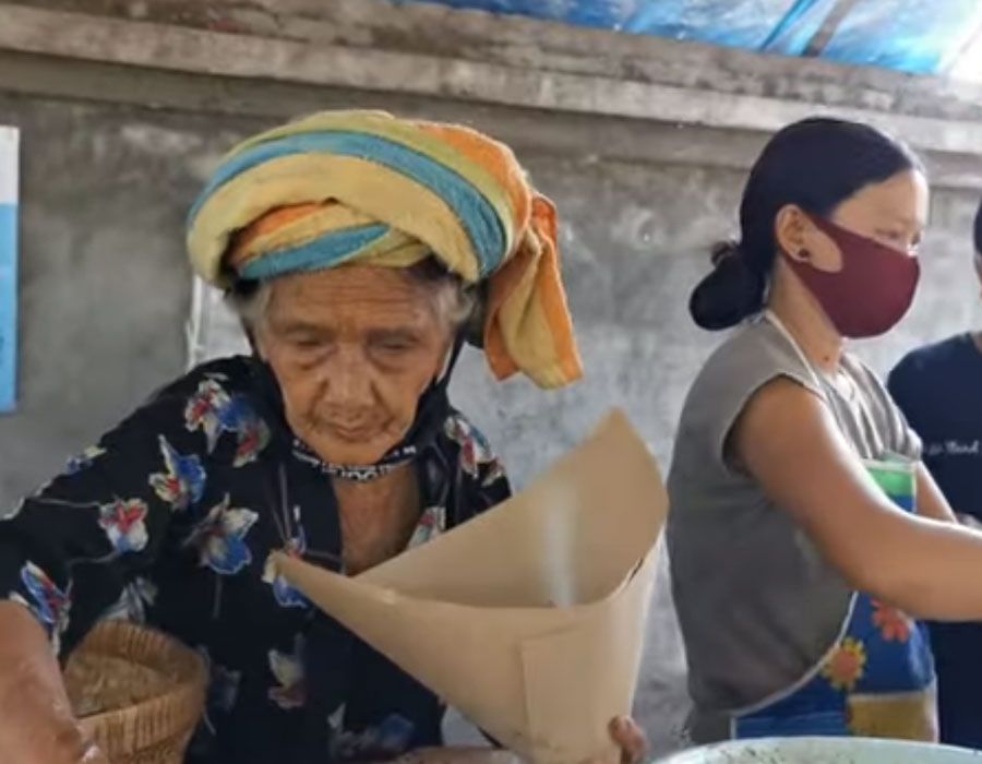 5 Ibu Tangguh di Bali, Pedagang Keliling Hingga Mantan Juara Dunia