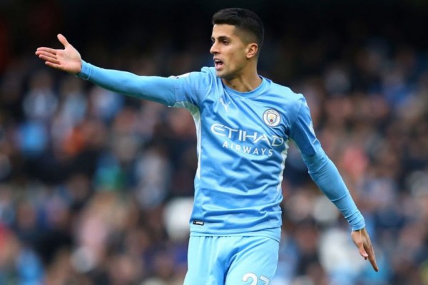 Ribut dengan Guardiola, Cancelo Langsung Hijrah ke Bayern