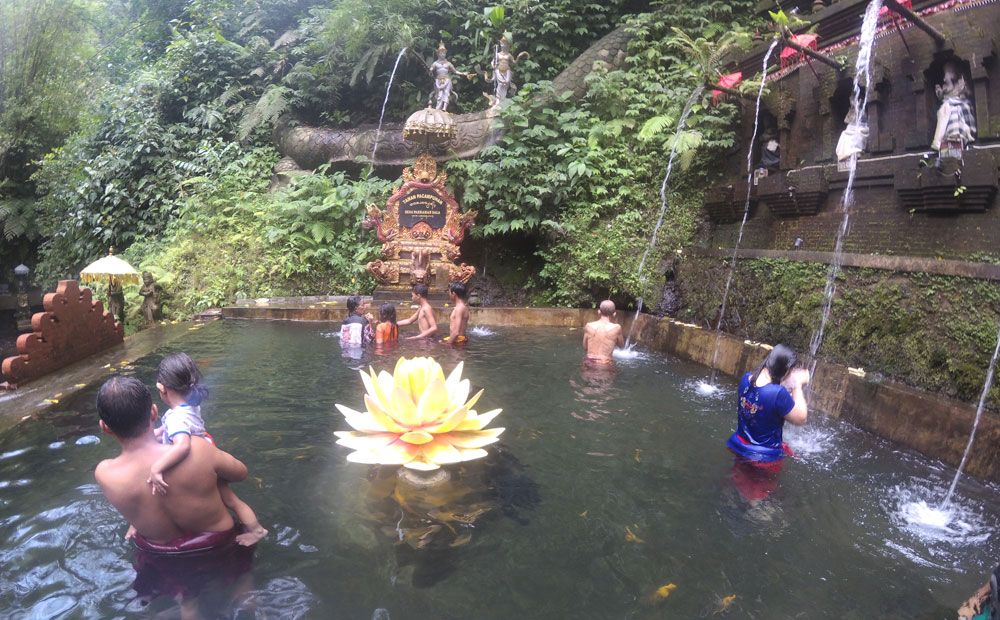 5 Tempat Melukat di Bali untuk Menyambut Tahun Baru dan Healing
