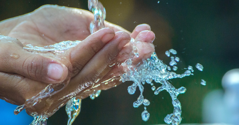 AQUA Alirkan Air Bersih ke Ratusan Rumah di Pekon Teba Tanggamus 