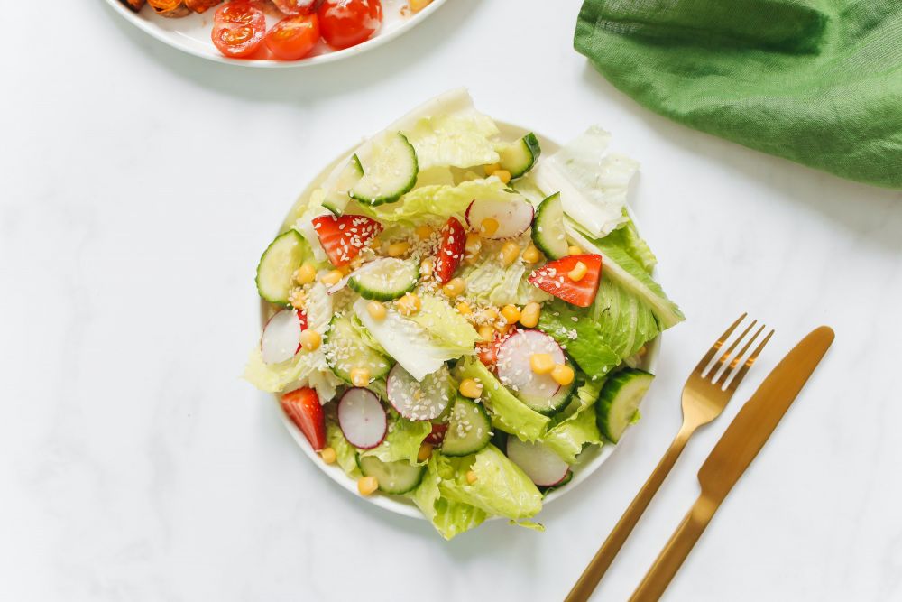 5 Ragam Tossed Salad yang Bikin Sayur Makin Enak Disantap!
