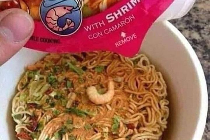 10 Momen Apes saat Mau Makan Mi Ini Menguji Kesabaran Banget