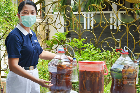 Pemkab Karawang Olah Sampah jadi Pembersih Lantai