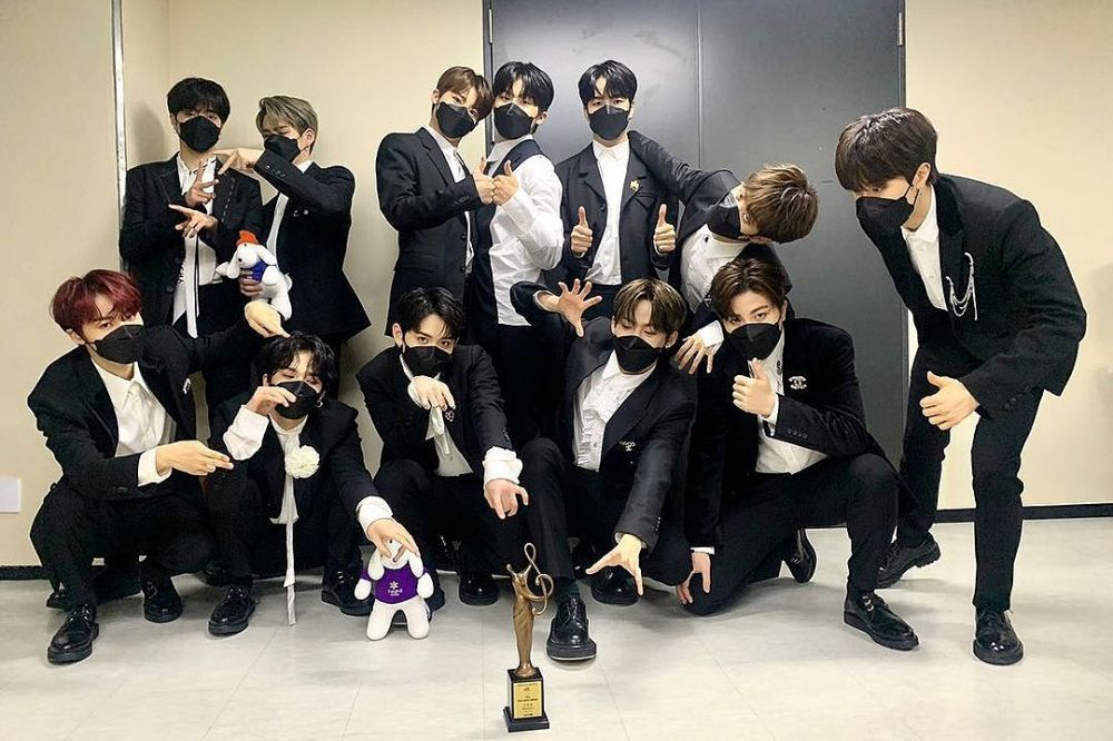 Grup KPop Rookie Ini Torehkan Prestasi di Ajang Bergengsi