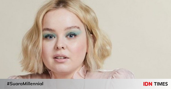 9 Potret Nicola Coughlan, Pemeran Clare di Sitkom