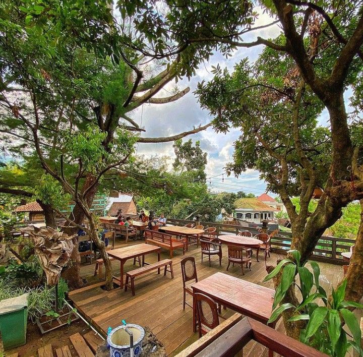 10 Kafe Keren di Semarang dengan Pemandangan Alam yang Indah