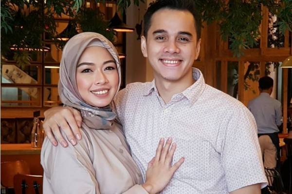 14 Tahun Berumah Tangga, Potret Rionaldo Stokhorst Dan Istri