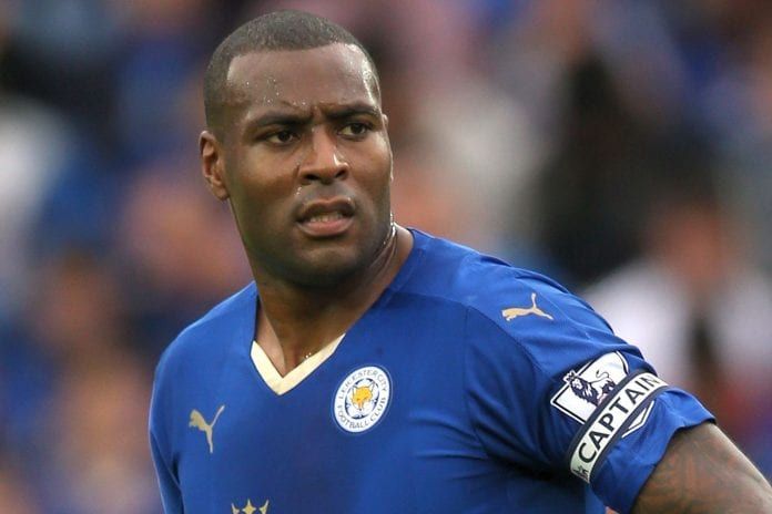 Wes Morgan bersama Leicester City (caribbeannationalweekly.com)