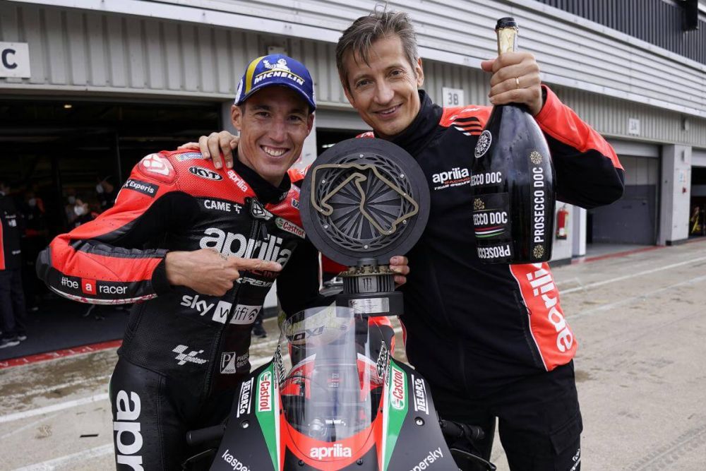 Dukung Aleix Espargaro Juara MotoGP 2022, Vinales Siap Berkorban