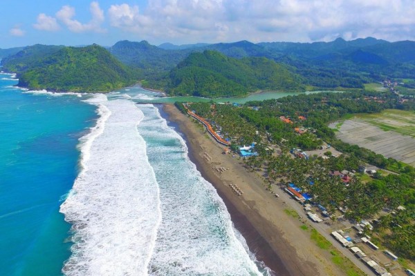 Wisata Pantai Di Selatan Jawa Tengah Yang Bikin Betah