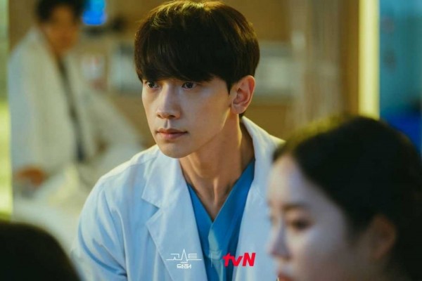 9 Penyanyi Korea Ini Pernah Jadi Dokter di KDrama, Terbaru Ada Rain!