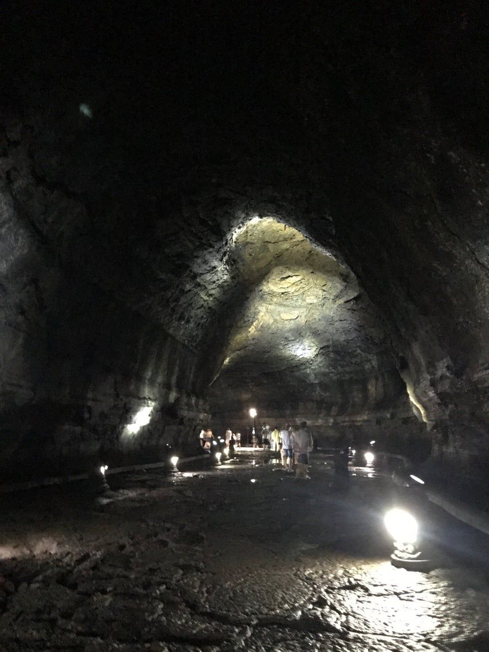 Destinasi Wisata Unik Lava Tube di Pulau Jeju Indahnya Kebangetan