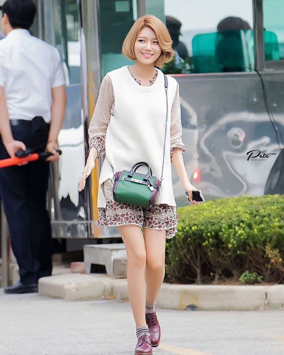 13 Inspirasi Outfit Girly ala Sooyoung SNSD, Super Catchy Buat OOTD