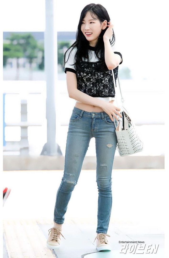 12 Padu Padan Outfit Jeans ala Taeyeon SNSD, Simpel dan Trendi!