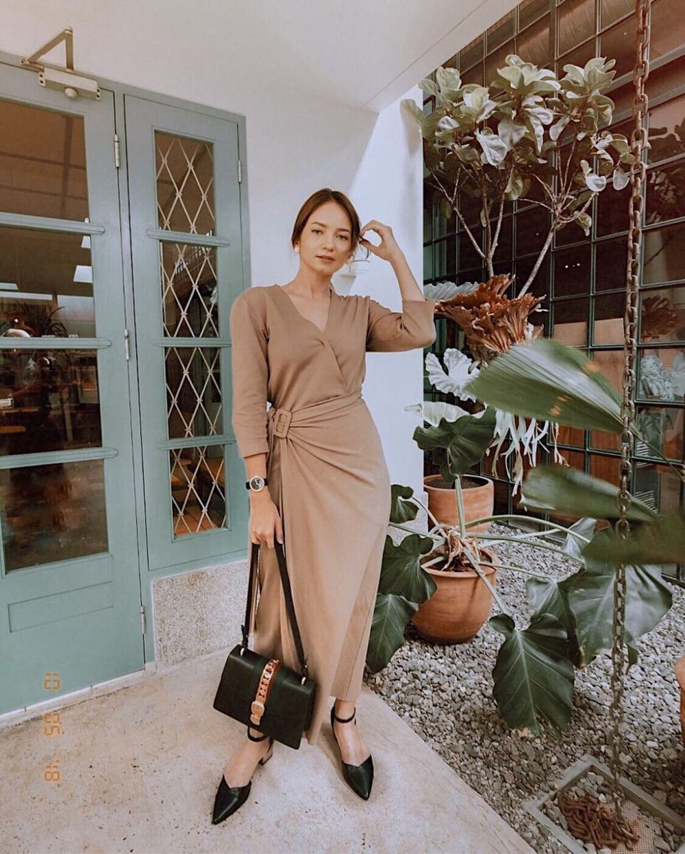 9 Ide Outfit ala Enzy Storia dari Acara Kondangan hingga Santai