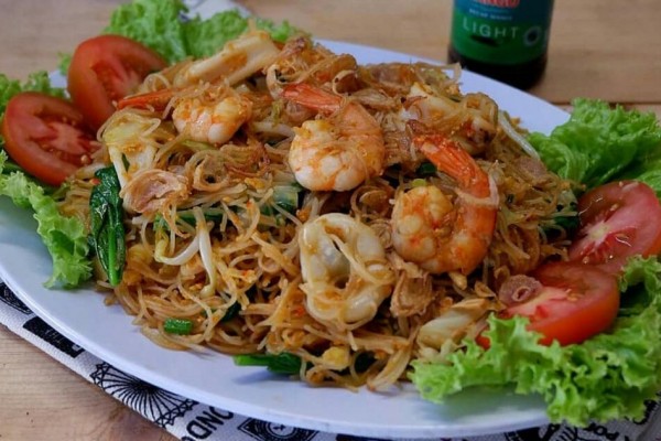 Resep Bihun Goreng Seafood ala Restoran, Gampang Banget Bikinnya!
