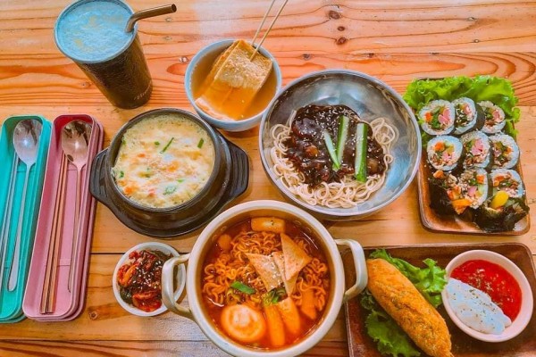 5 Kafe dan Resto Korea di Solo, Ada Chef Asli Orang Korea!