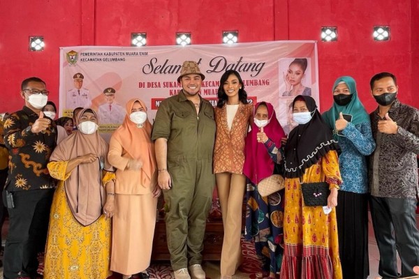 9 Potret Kepulangan Andina Julie Miss Grand Indonesia 2022 ke Sumsel